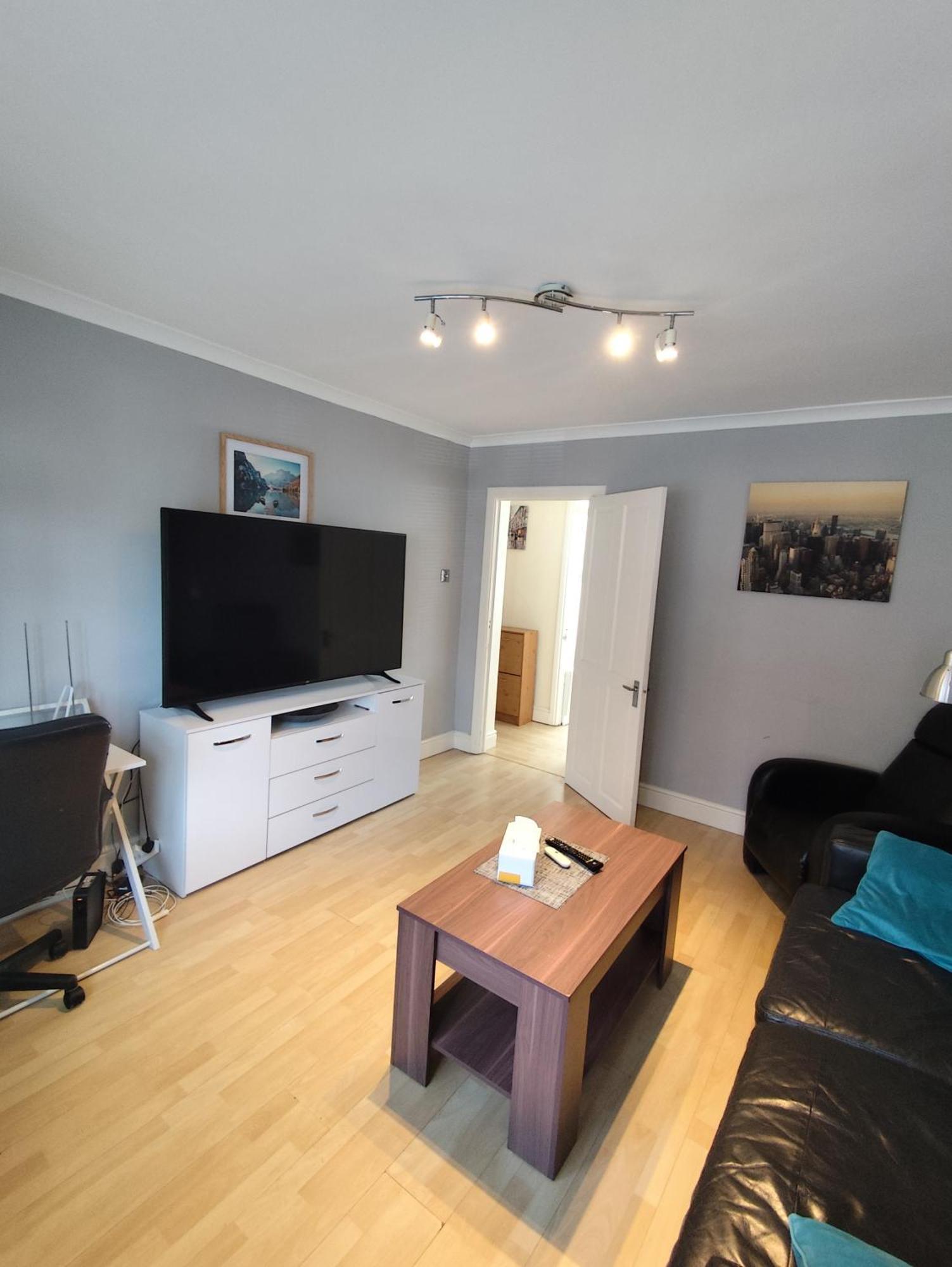 Apartament 2 Bed Flat Near Station With Parking&Comgarden Sutton  Zewnętrze zdjęcie